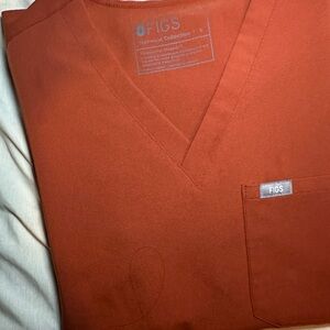 Figs Dirty Chai Scrub set